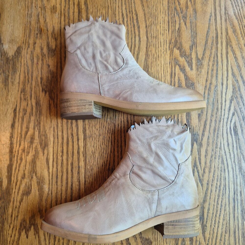 NIB BED STU ROAN Diabolical Leather Ankle Bootie Bone Size 7.5
